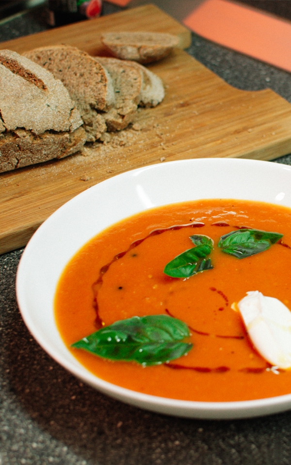 Delicious home made tomato soup recipe with bread