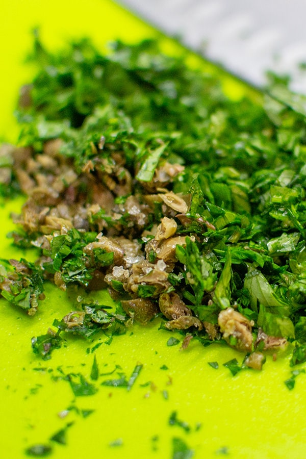 Fish sauce of parsley and cappers.